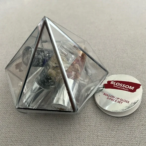 Blossom 3-Pc Roll-On Lip Gloss Set (Candy Cane, Gingerbread, & Sugar Cookie) NWT - Picture 2 of 7